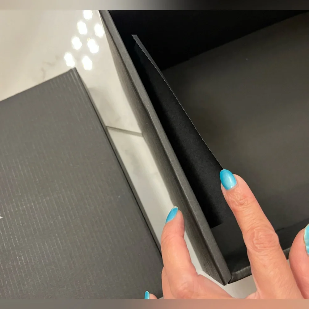 Authentic Prada Black & White Milano Logo Gift Box - Picture 4 of 11